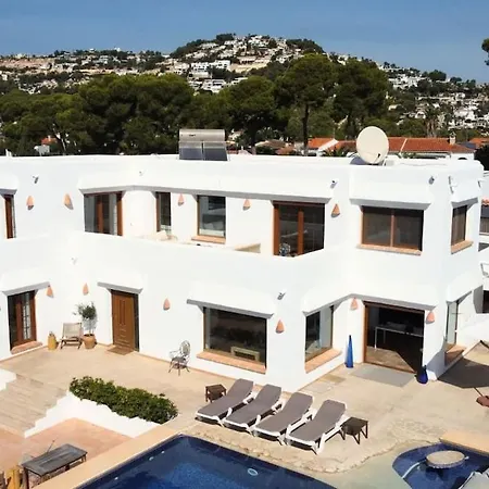 Luxury 5 Bedroom 4 Bath With Private Pool