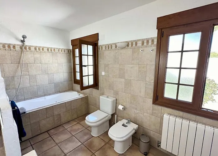 Вилла Luxury 5 Bedroom 4 Bath With Private Pool Теулада