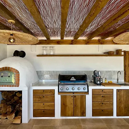 Luxury 5 Bedroom 4 Bath With Private Pool *