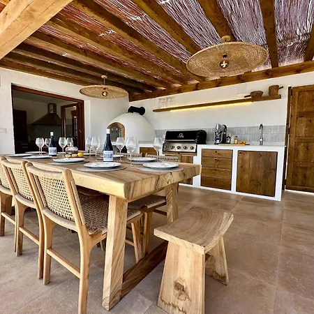 Luxury 5 Bedroom 4 Bath With Private Pool 빌라 *