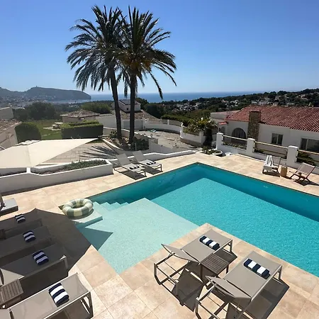 Luxury 5 Bedroom 4 Bath With Private Pool Villa