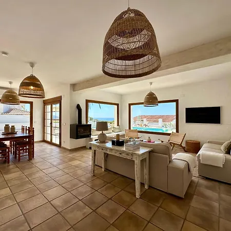 Luxury 5 Bedroom 4 Bath With Private Pool