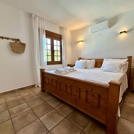 Luxury 5 Bedroom 4 Bath With Private Pool Villa