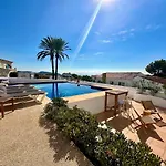 Luxury 5 Bedroom 4 Bath With Private Pool וילה *