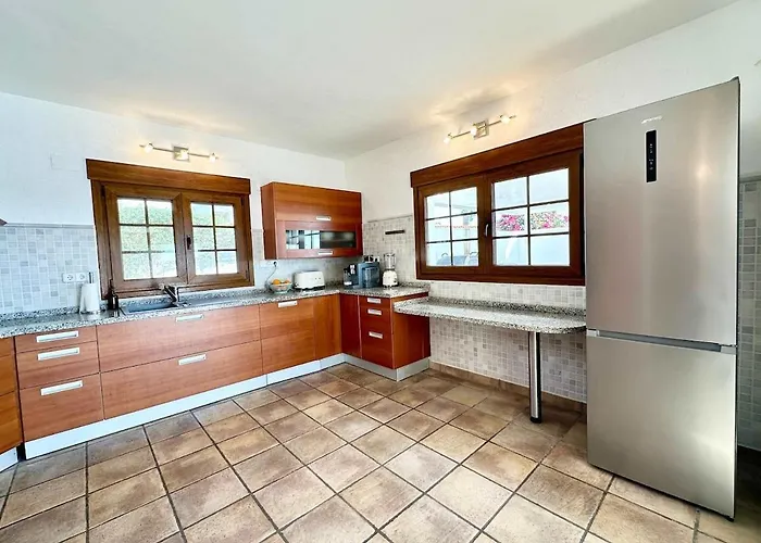 Villa Luxury 5 Bedroom 4 Bath With Private Pool *